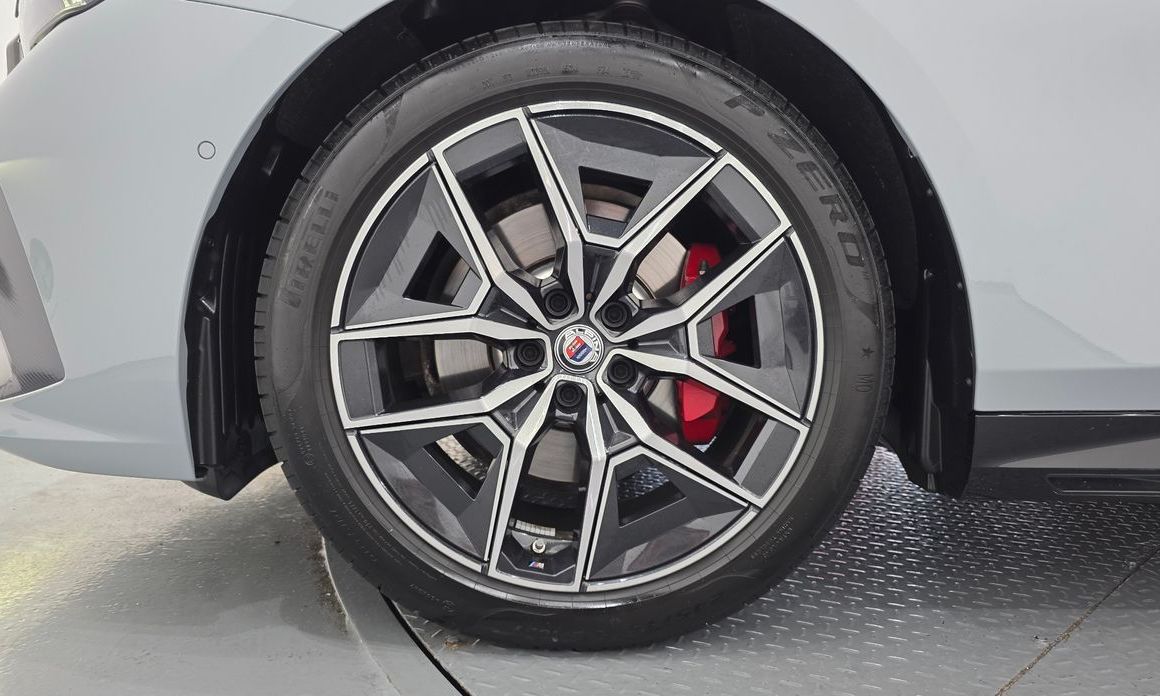 BMW 5-Series 2025