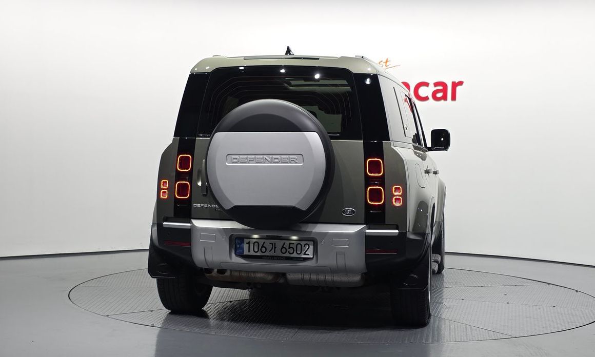 Land Rover Defender 2023