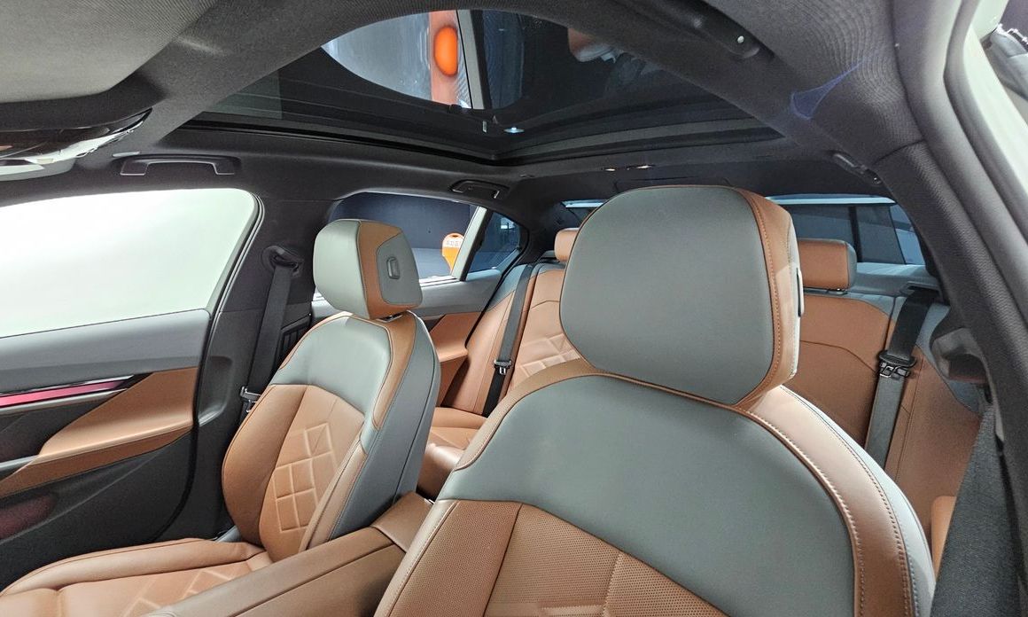 BMW 5-Series 2024