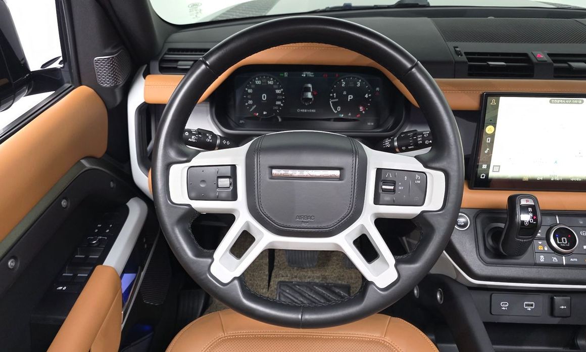 Land Rover Defender 2023