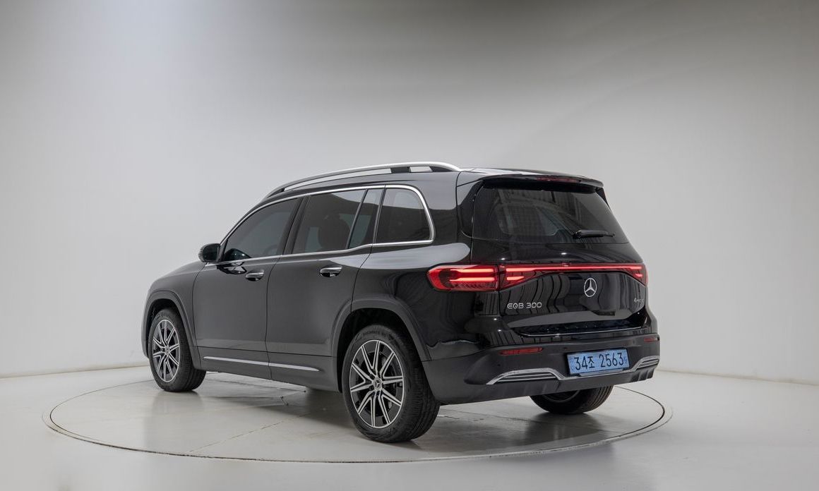 Mercedes-Benz EQB 2026