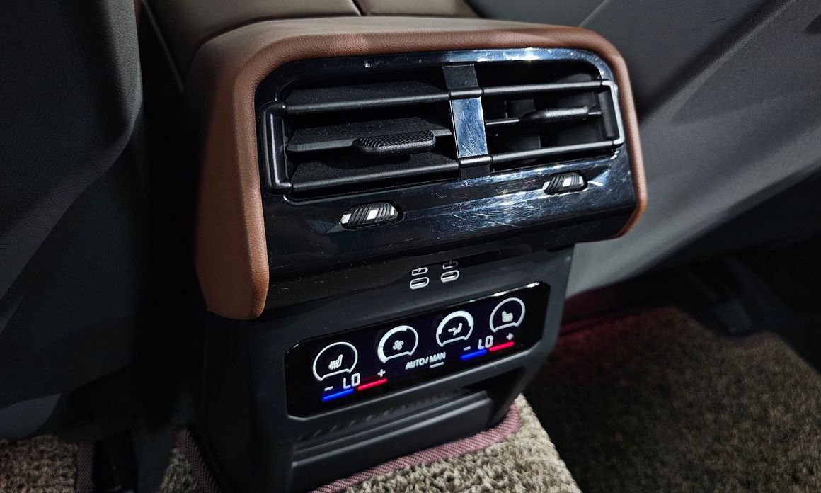 BMW 5-Series 2024