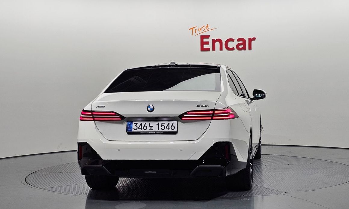 BMW 5-Series 2024