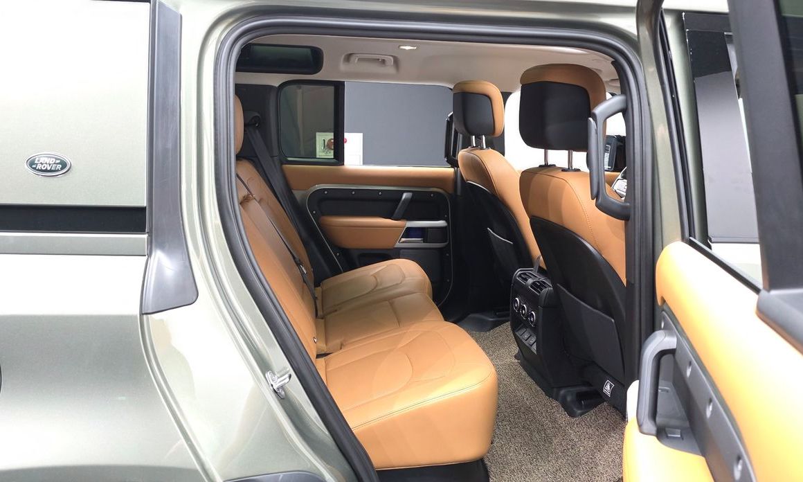 Land Rover Defender 2023