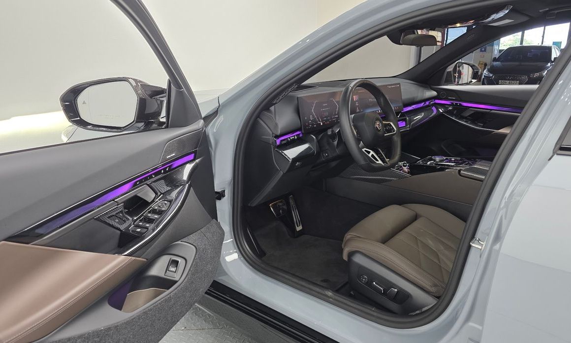 BMW 5-Series 2025