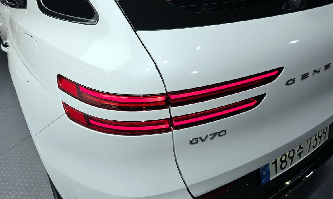 Genesis GV70 2025