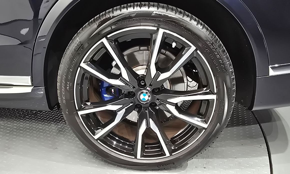 BMW X7 2021