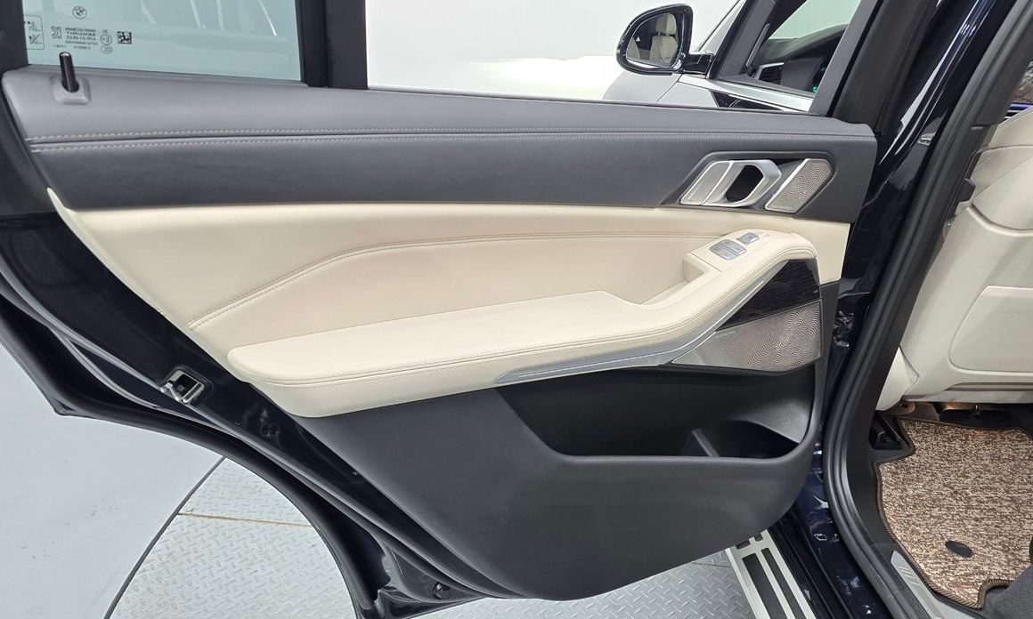 BMW X7 2021