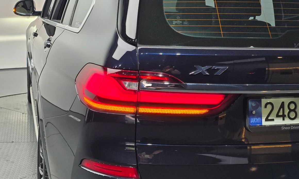 BMW X7 2021