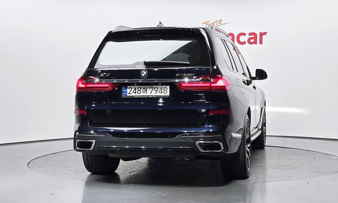 BMW X7 2021