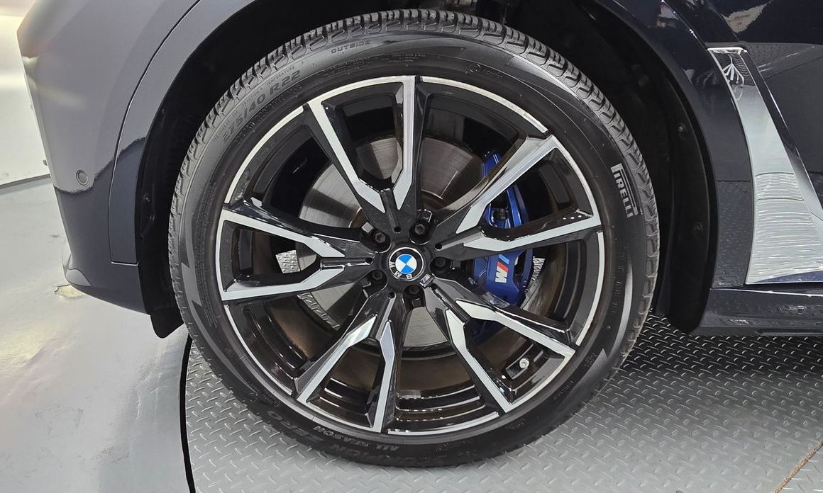 BMW X7 2021