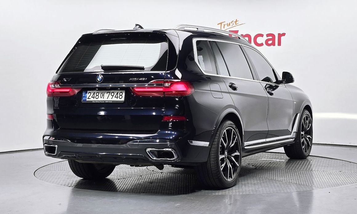 BMW X7 2021