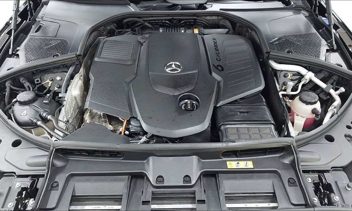 Mercedes-Benz S-Class 2025