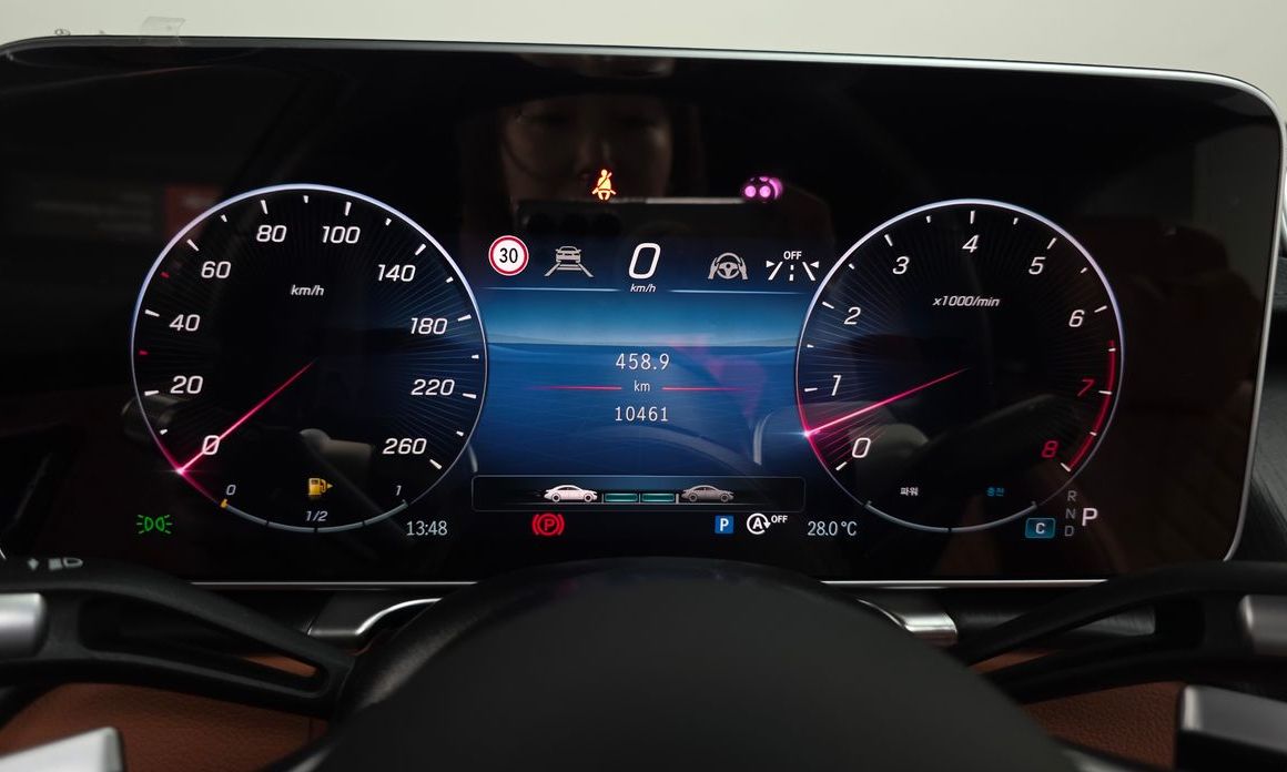 Mercedes-Benz S-Class 2025