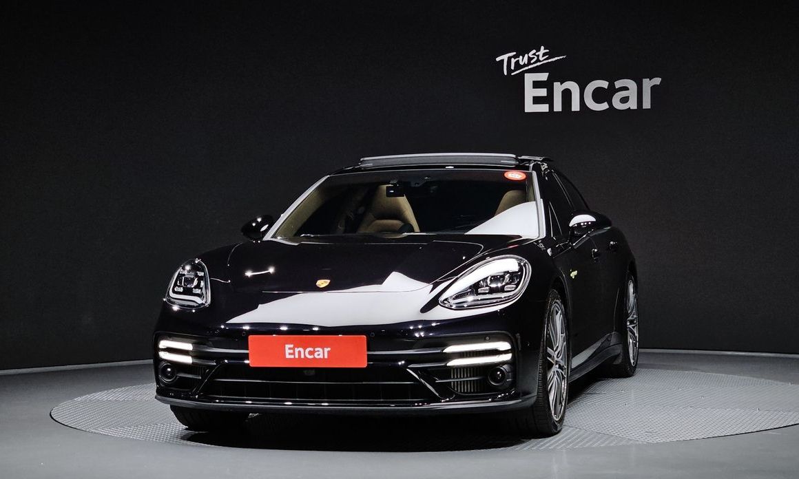 Porsche Panamera 2023