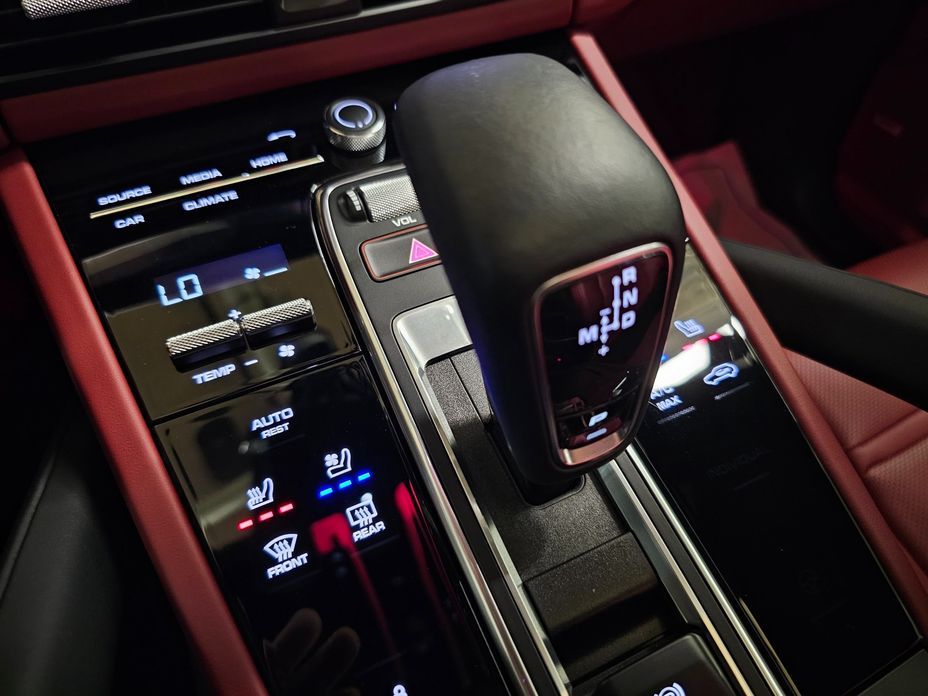 Porsche Cayenne 2023