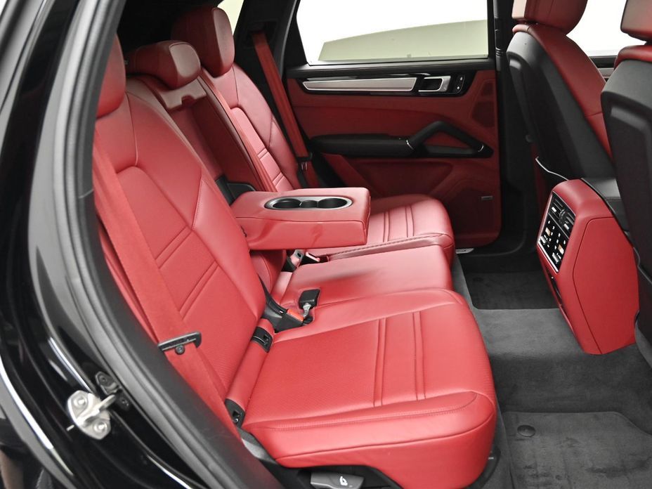 Porsche Cayenne 2022