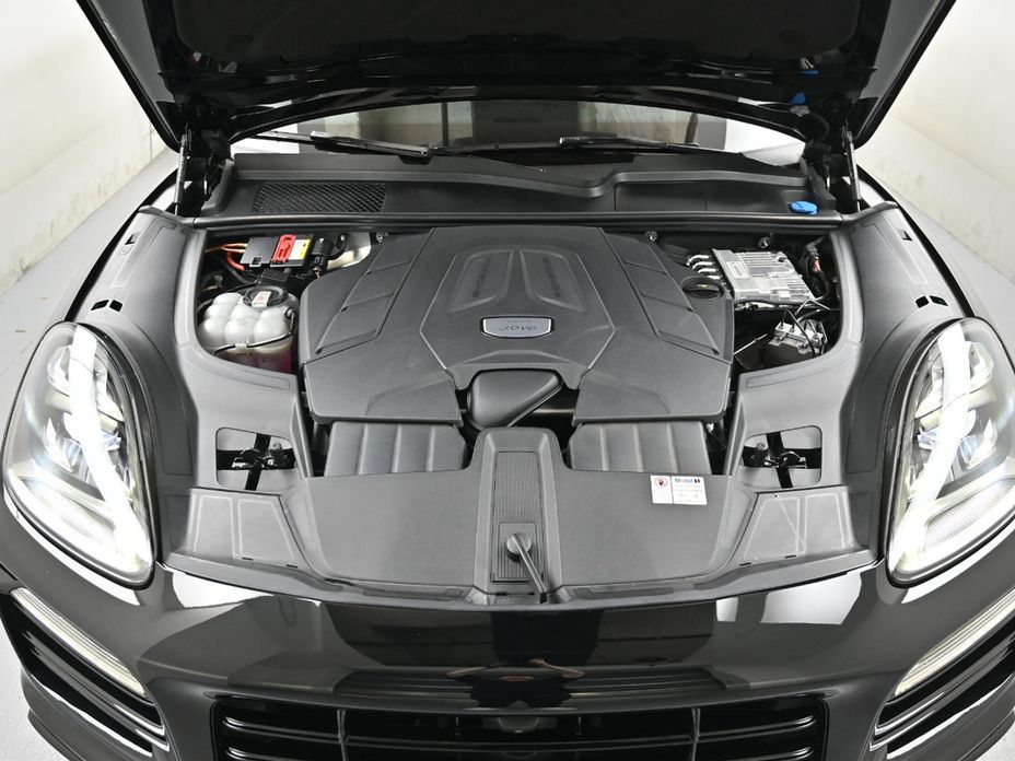 Porsche Cayenne 2022