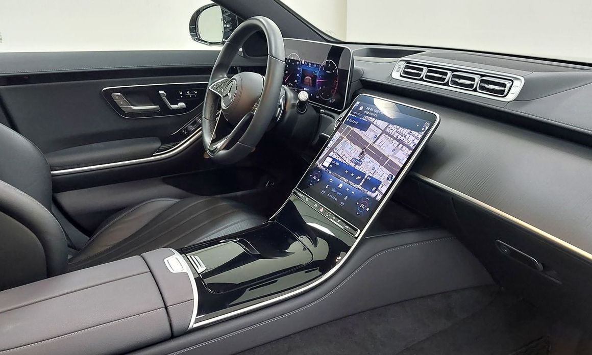 Mercedes-Benz S-Class 2025