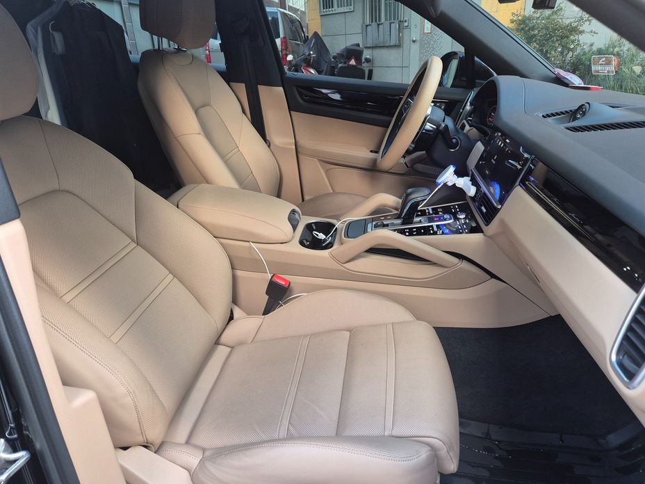 Porsche Cayenne 2023