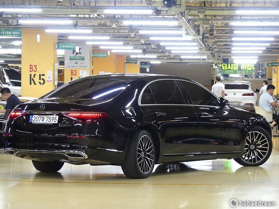 Mercedes-Benz S-Class 2023