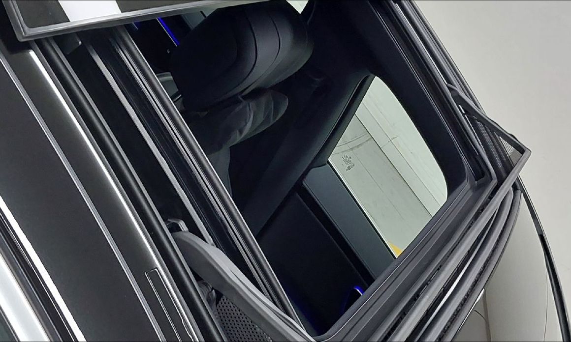 Mercedes-Benz S-Class 2025
