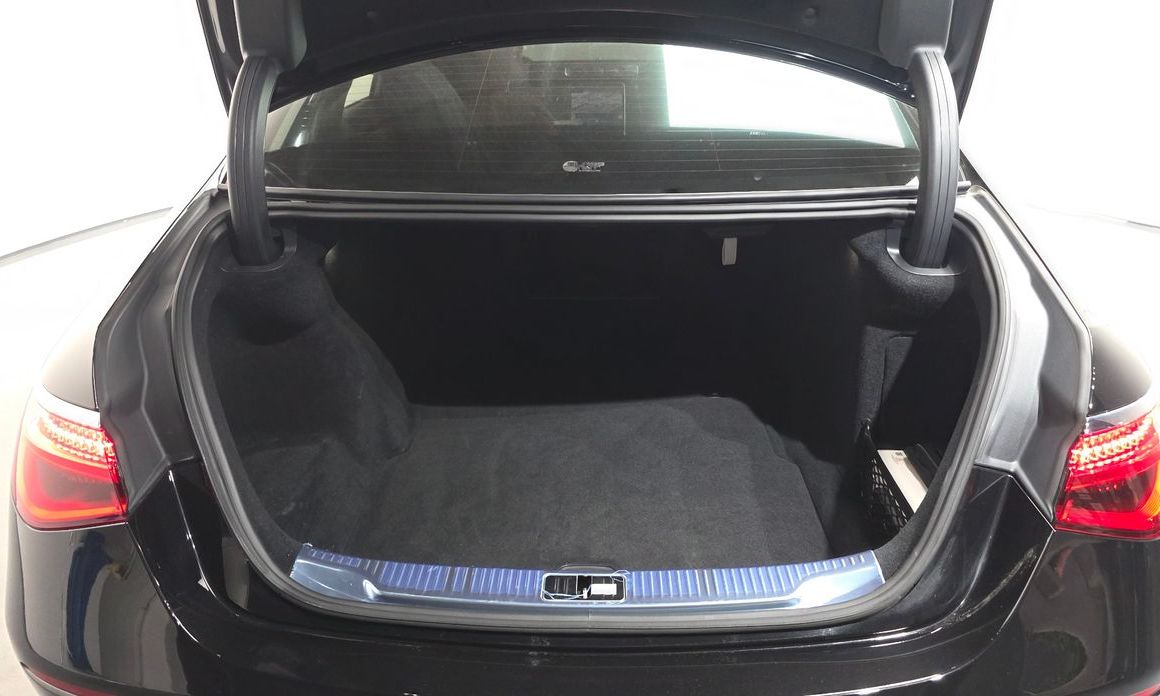 Mercedes-Benz S-Class 2025