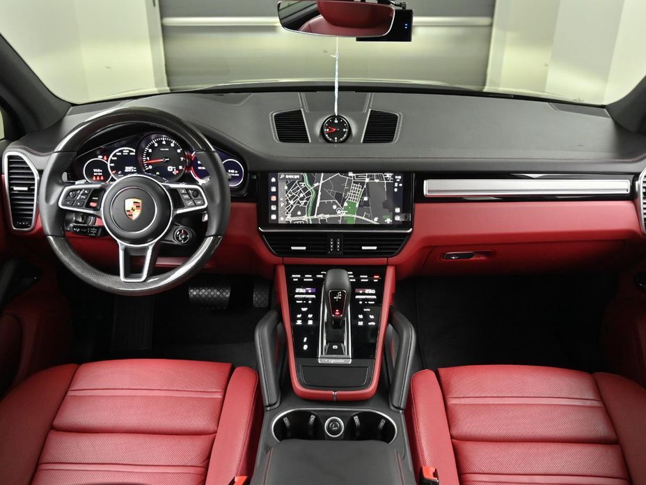 Porsche Cayenne 2022