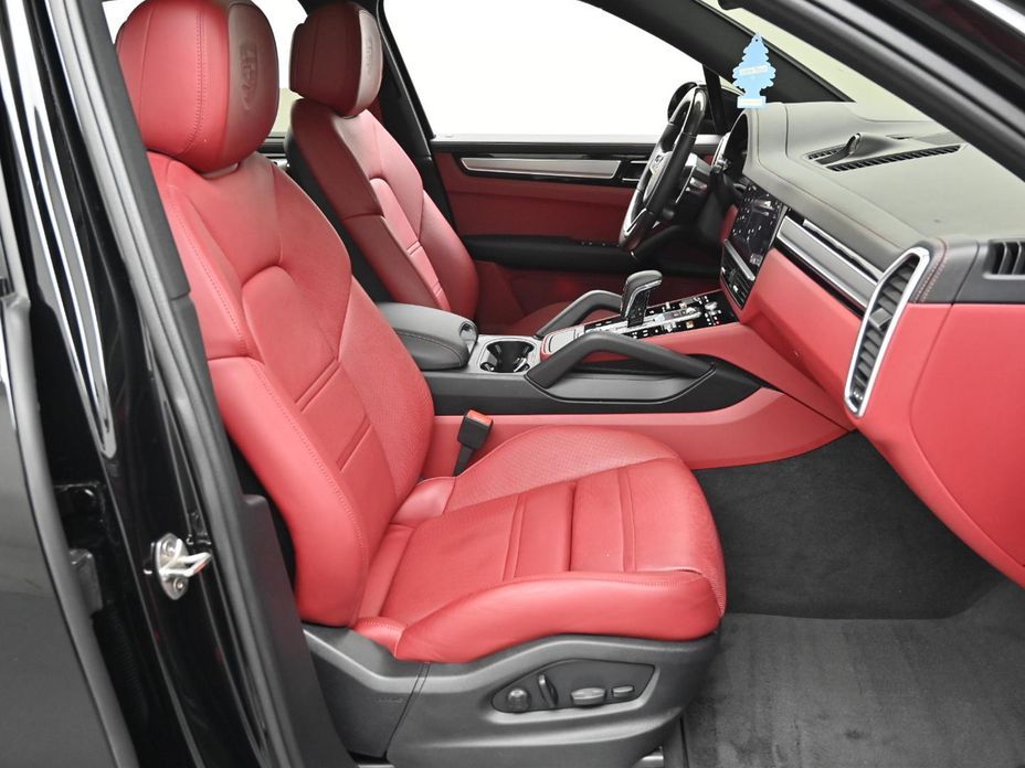 Porsche Cayenne 2022