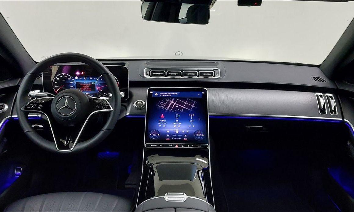 Mercedes-Benz S-Class 2025