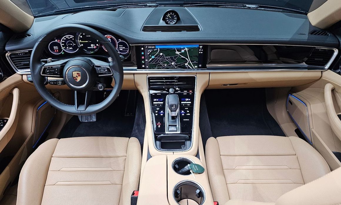 Porsche Panamera 2023