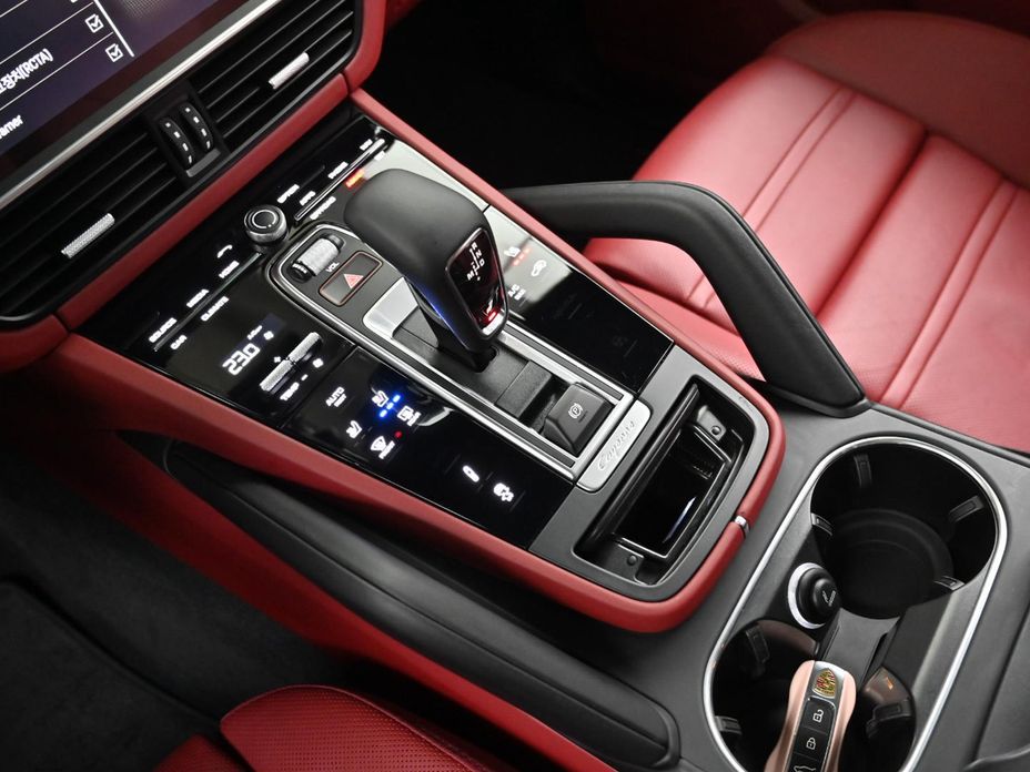 Porsche Cayenne 2022