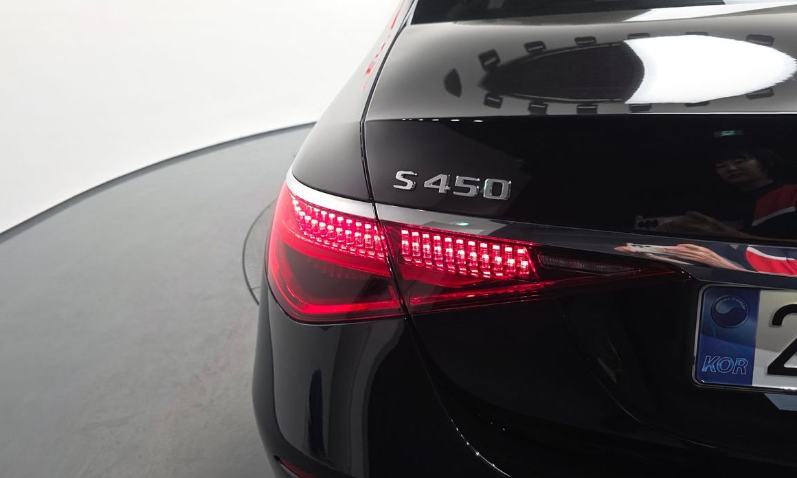 Mercedes-Benz S-Class 2025