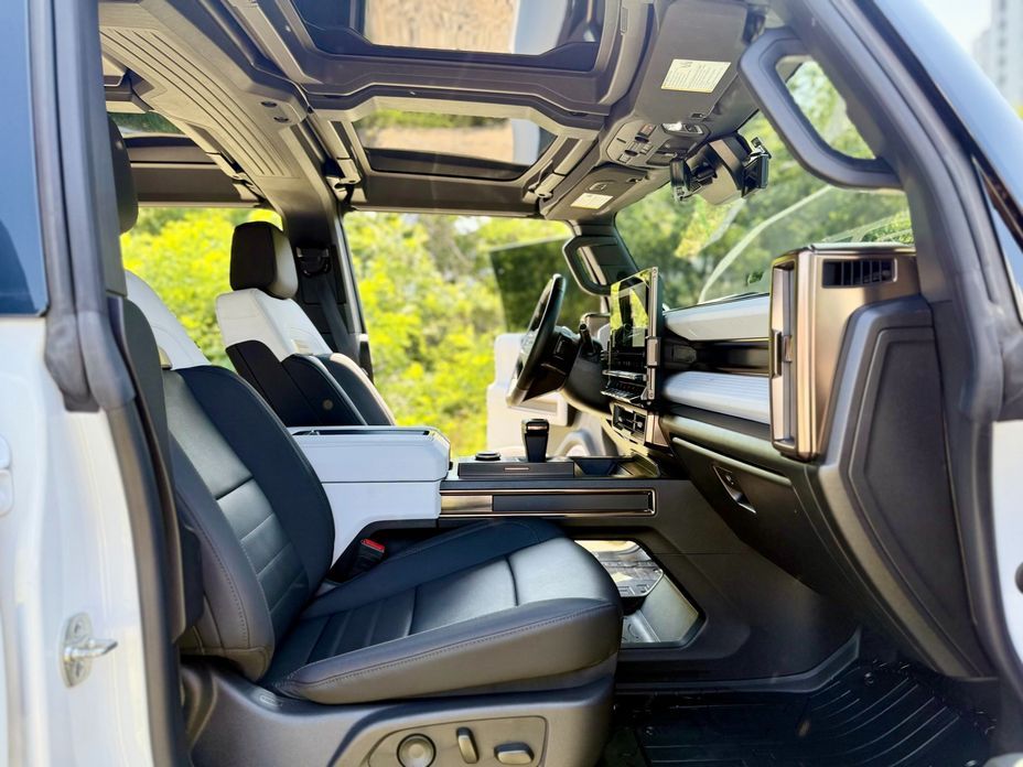 GMC Hummer EV 2024