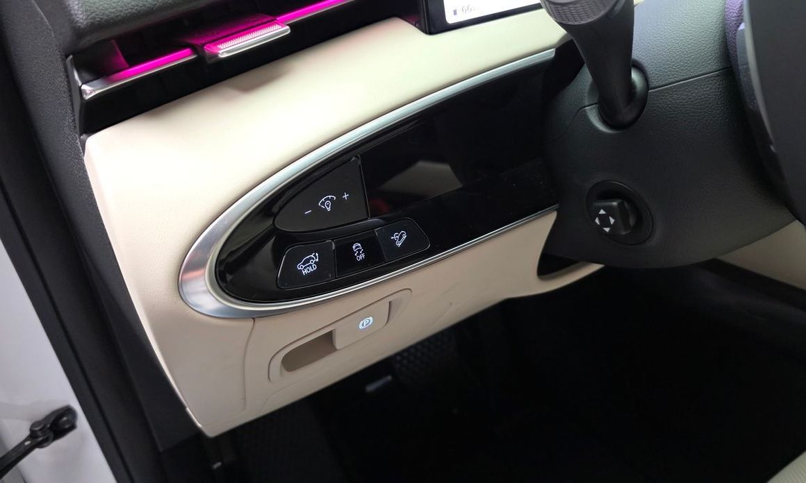 Genesis GV70 2025