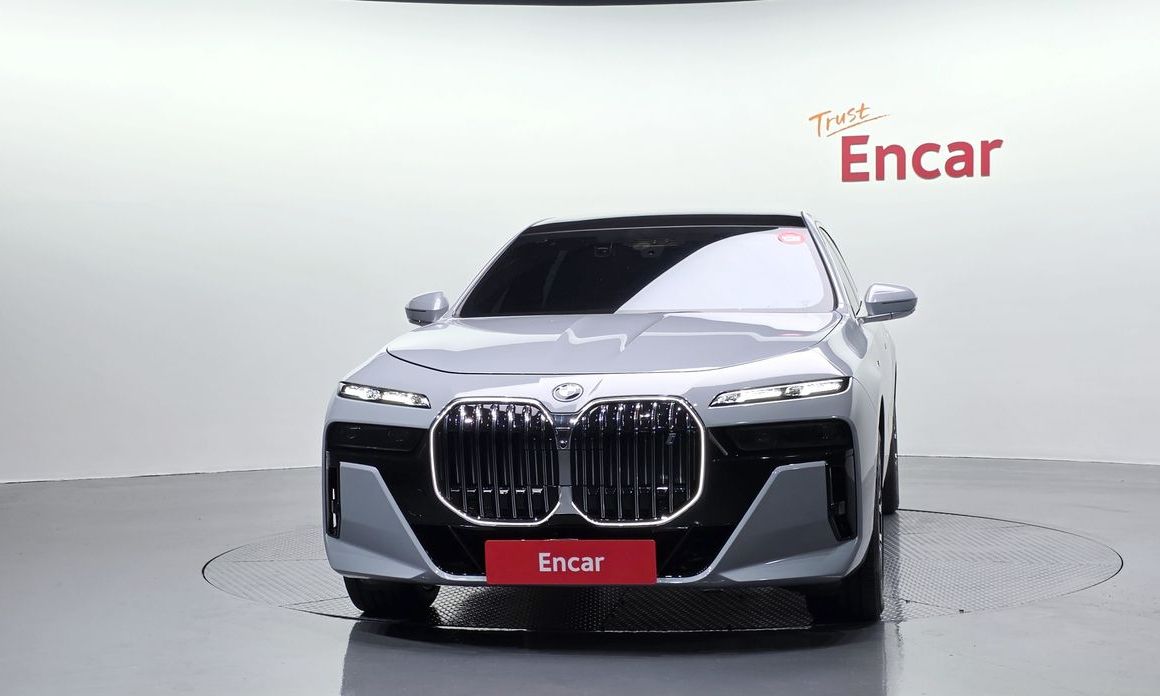 BMW i7 2023