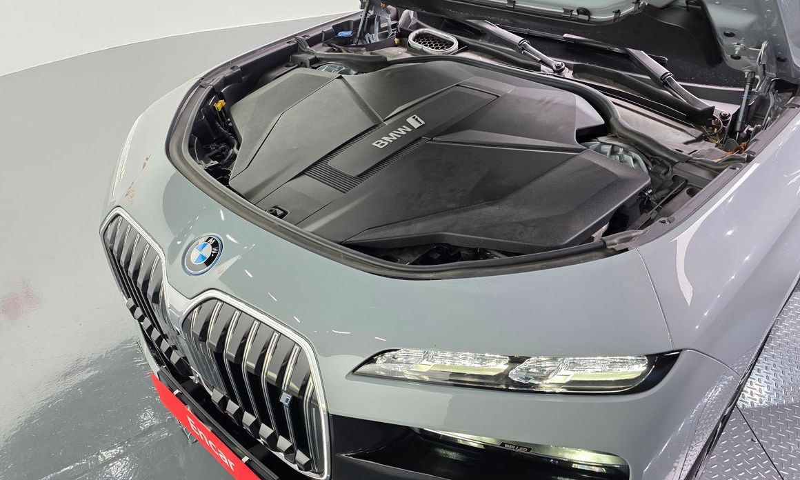 BMW i7 2023