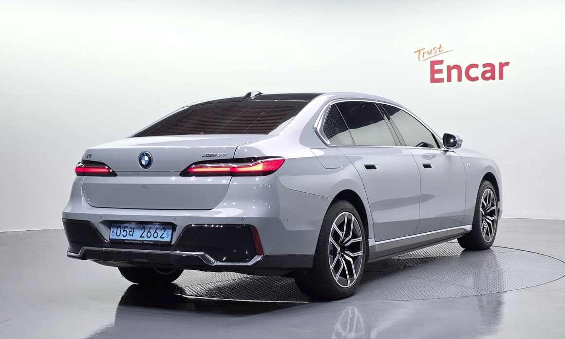 BMW i7 2023