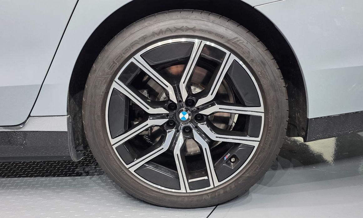 BMW i7 2023