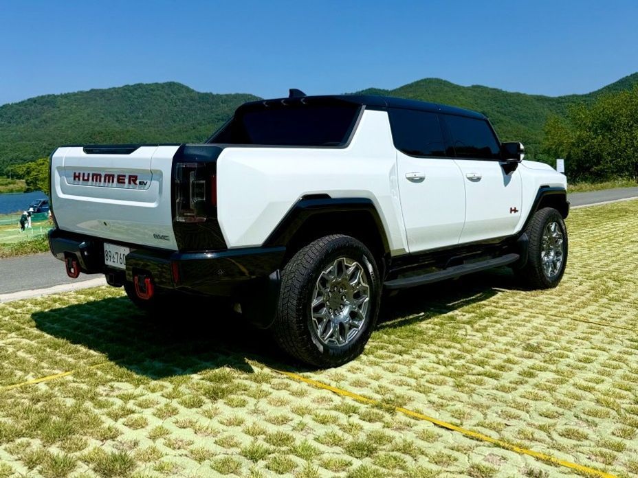 GMC Hummer EV 2024