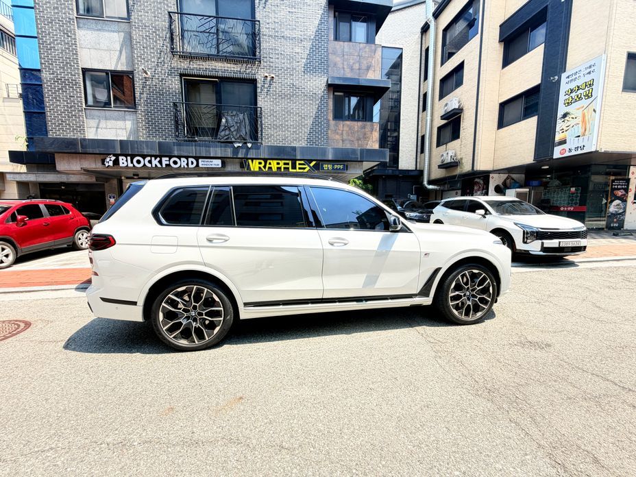 BMW X7 2025