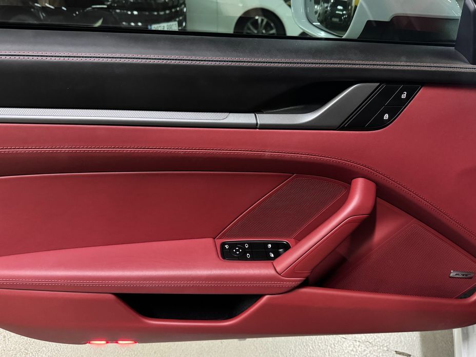 Porsche 911 2024