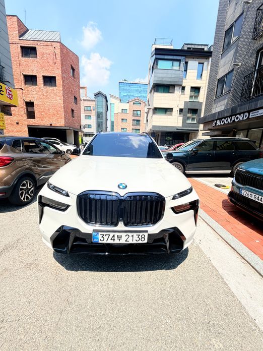 BMW X7 2025