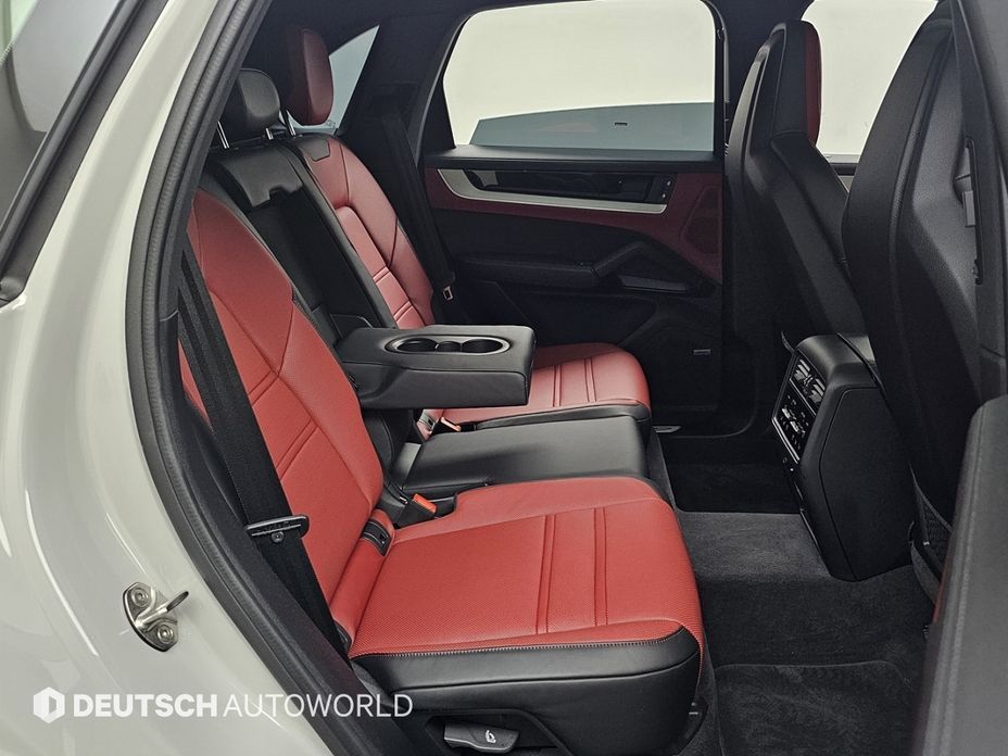 Porsche Cayenne 2024
