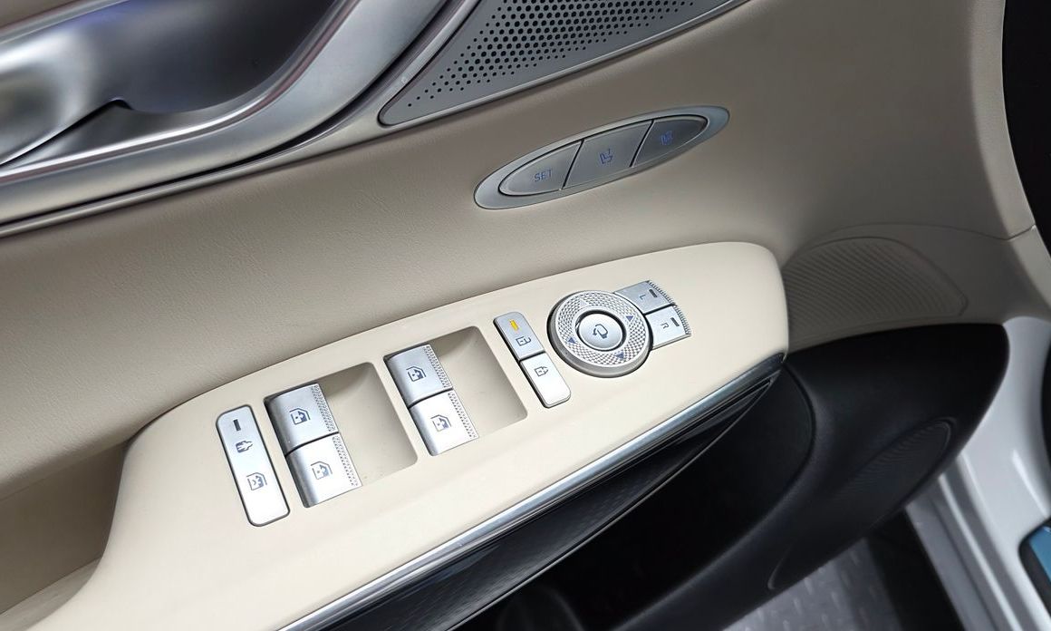 Genesis GV70 2025
