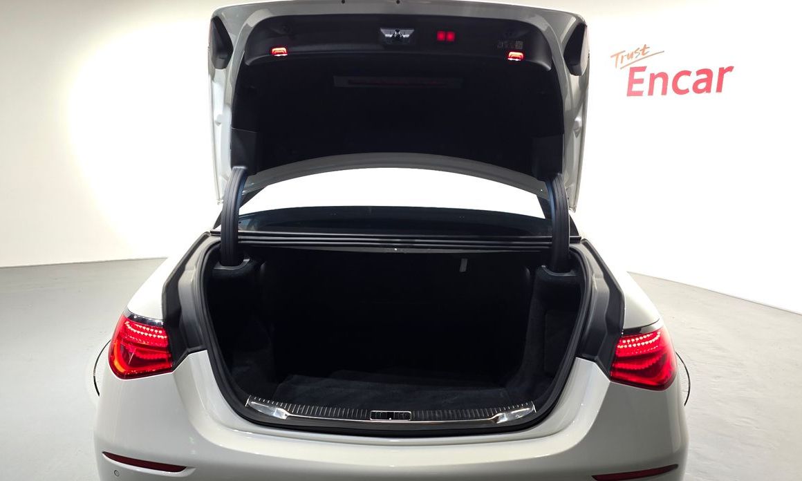 Mercedes-Benz S-Class 2023