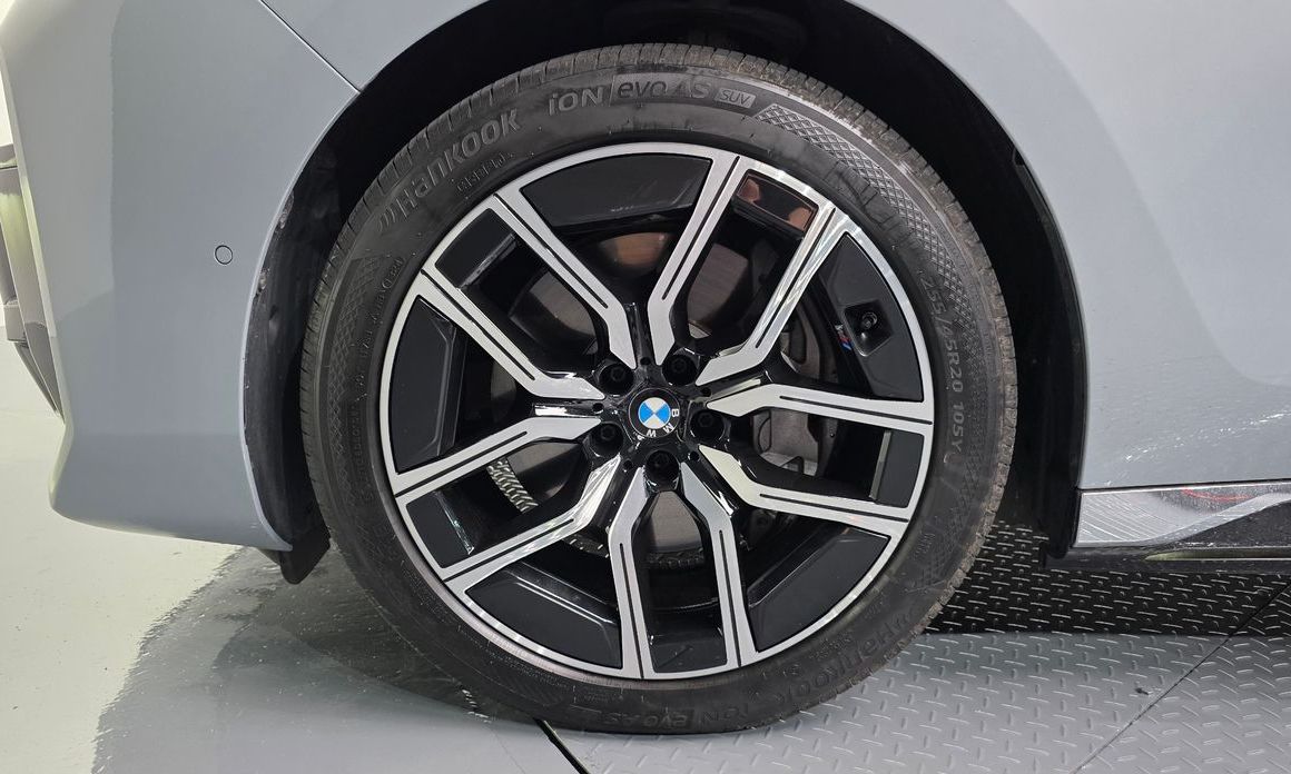 BMW i7 2023