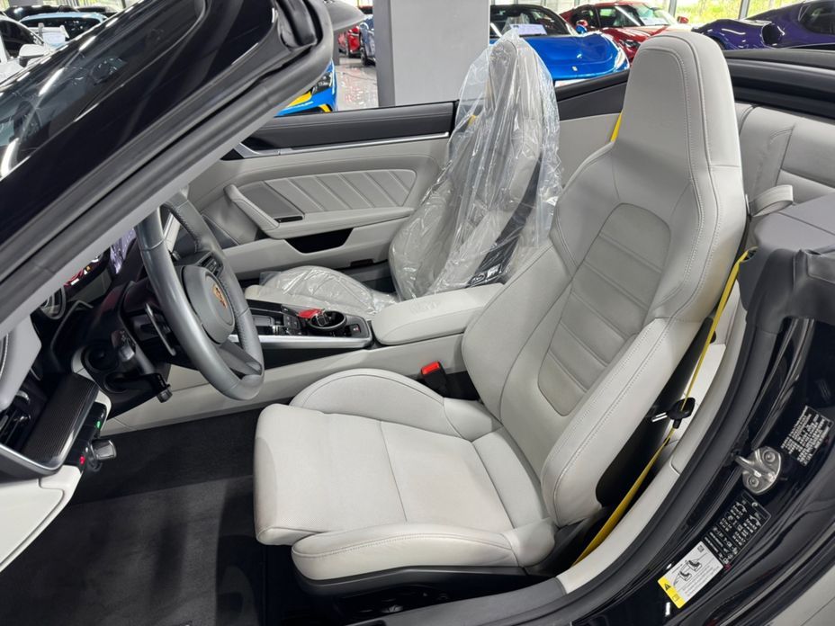 Porsche 911 2023