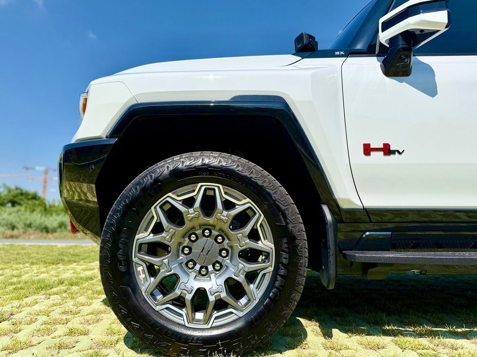GMC Hummer EV 2024
