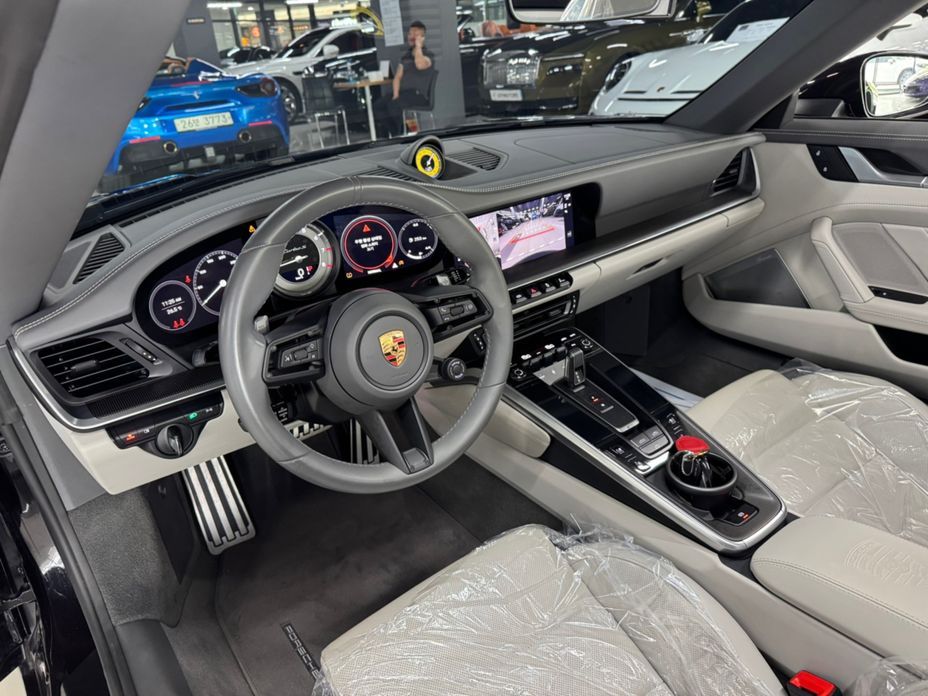 Porsche 911 2023